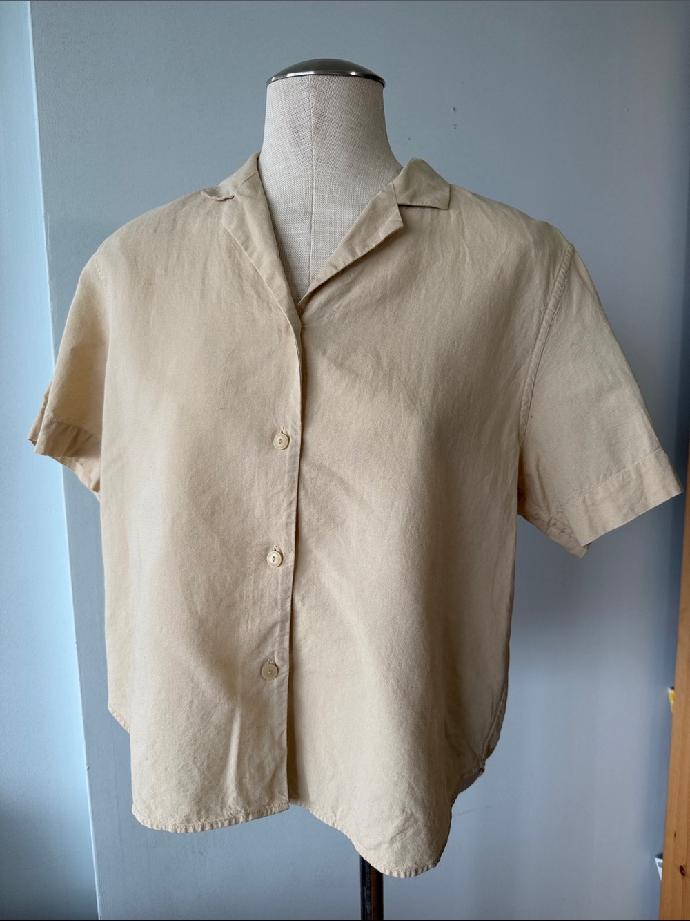 Uniqlo beige linen blend open collar shirt size small